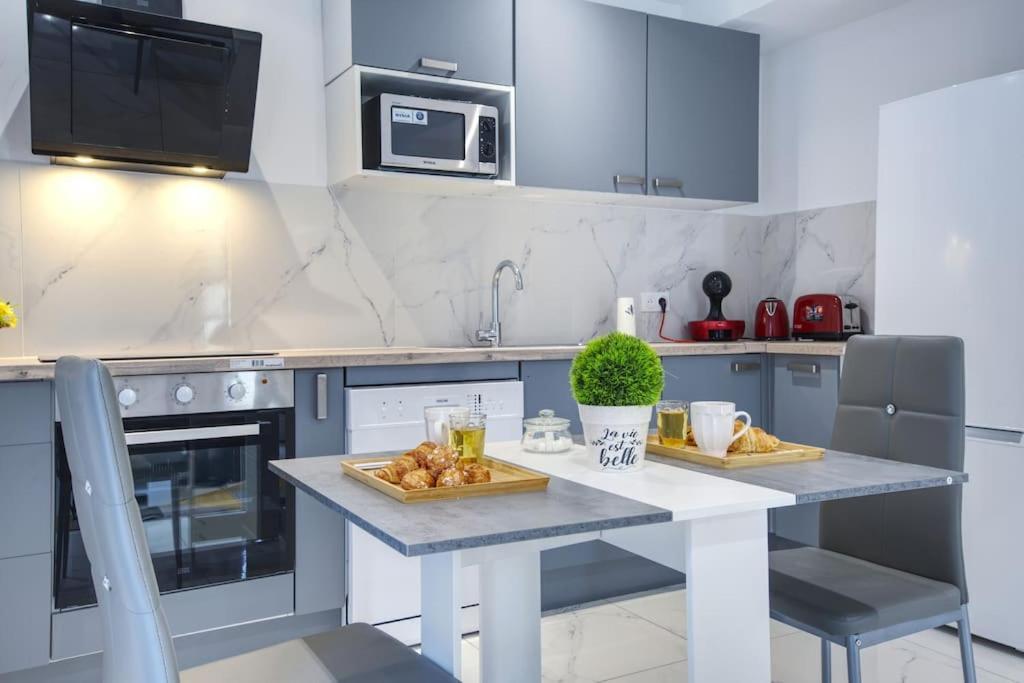 Appt P2 De 1 A 6 Pers A Rognac Apartment Екстериор снимка