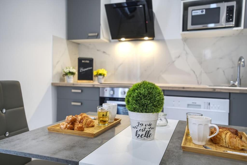 Appt P2 De 1 A 6 Pers A Rognac Apartment Екстериор снимка