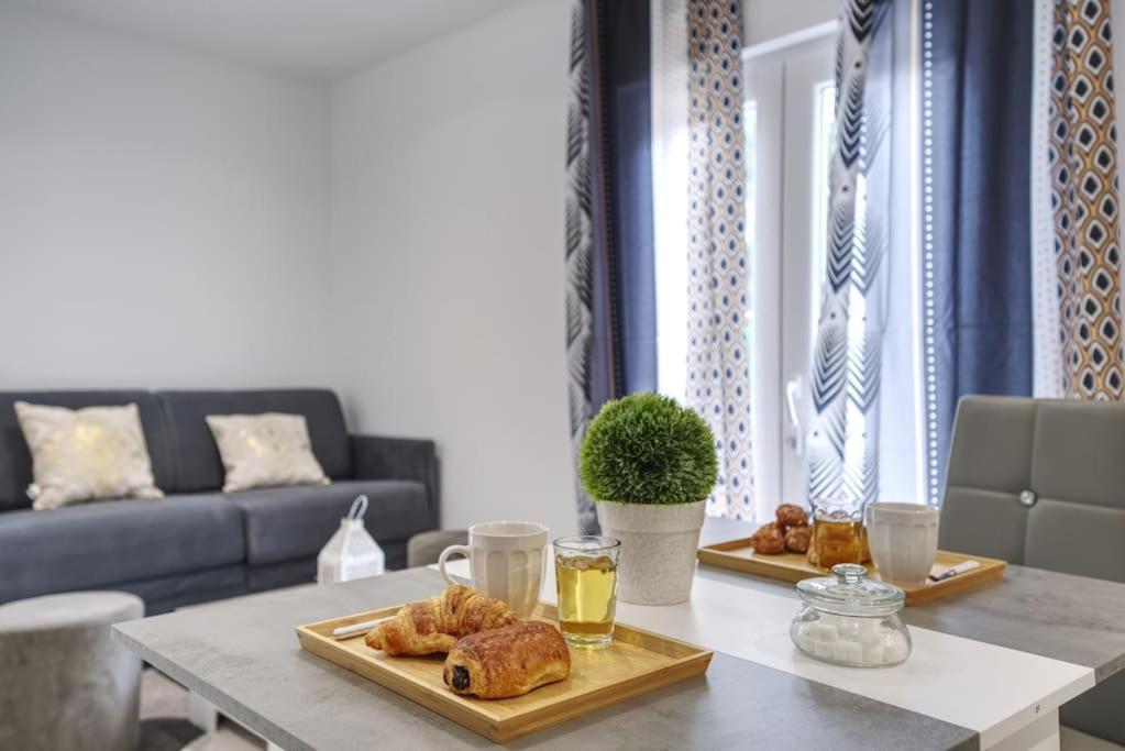 Appt P2 De 1 A 6 Pers A Rognac Apartment Екстериор снимка